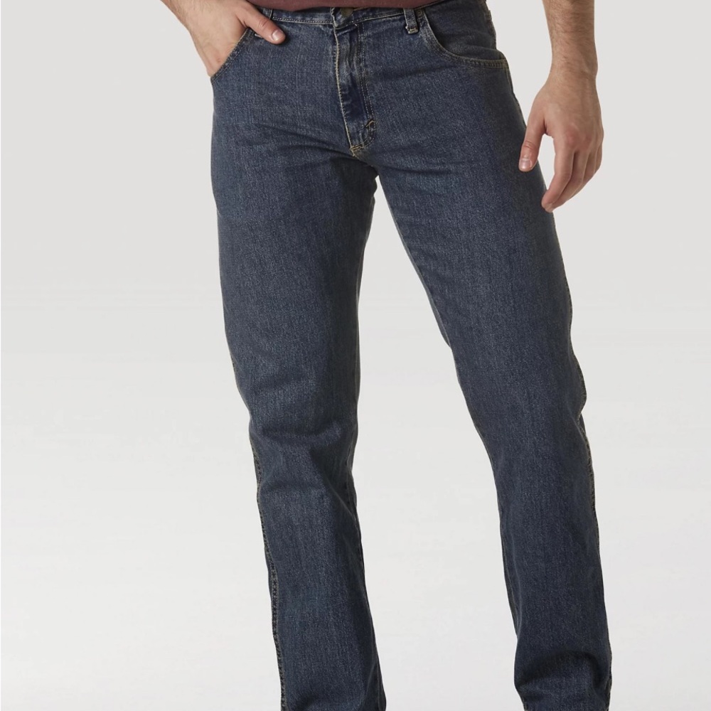 NWT Men’s Wrangler Regular Fit Jeans